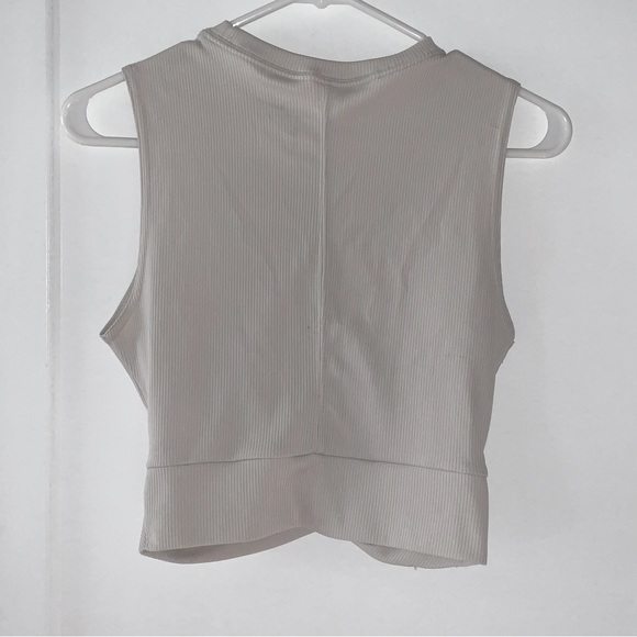 ❌ SOLD ❌ Nike crop top - Picture 3 of 4